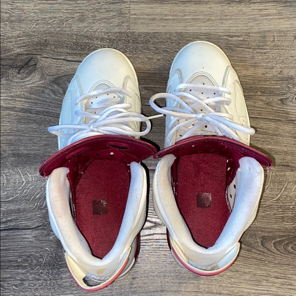 Jordan 6 ‘Maroon’